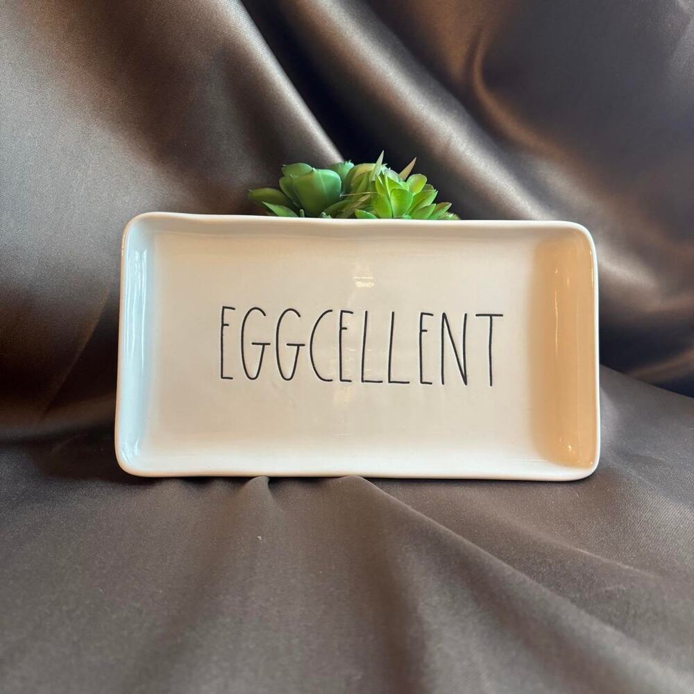 Rae dunn eggcellent white tray excellent condition